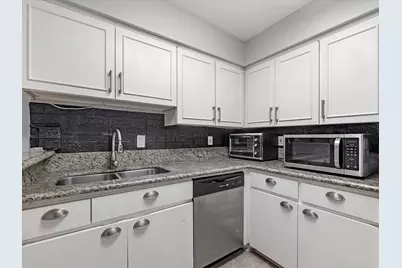 2647 Marilee Ln, Houston, TX 77057 - Photo 12