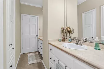 6 S Brokenfern Drive, The Woodlands, TX 77380 - Photo 38
