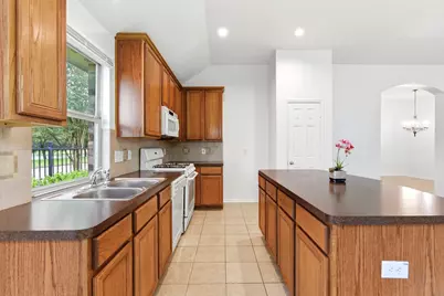 11023 Greenstone Park Lane, Houston, TX 77089 - Photo 16