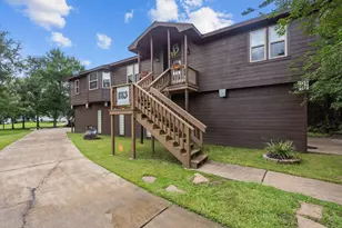 1113 S Country Club Dr, Shoreacres, TX 77571 - Photo 2