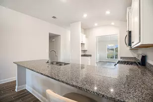 4401 E Bayou Maison Cir, Dickinson, TX 77539 - Photo 8