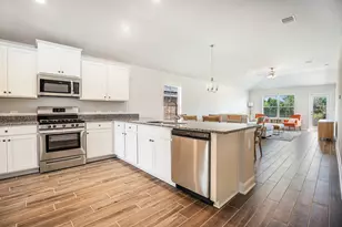 4401 E Bayou Maison Cir, Dickinson, TX 77539 - Photo 6