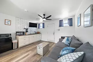 1102 8th St, Galveston, TX 77550 - Photo 22