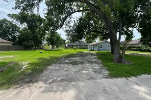 6914 Radcliffe St, Houston, TX 77091 - Photo 4