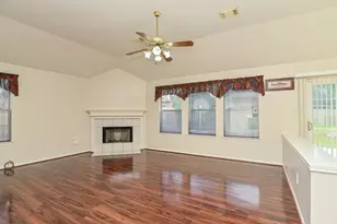 12227 Meadowglen Dr, Meadows Place, TX 77477 - Photo 14