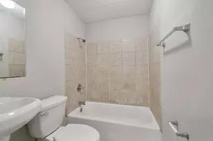8018 Sharondale Dr, Houston, TX 77033 - Photo 12