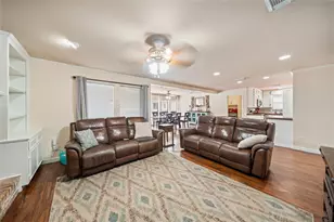 600 Hampton Hall Ln, Conroe, TX 77302 - Photo 4