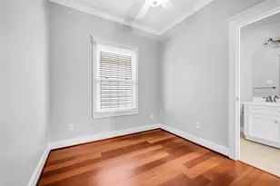 1029 W 15th 1/2 St, Houston, TX 77008 - Photo 16