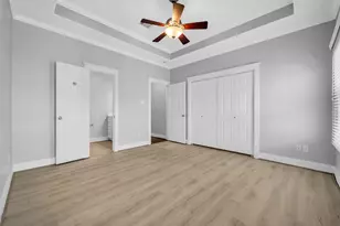 1029 W 15th 1/2 St, Houston, TX 77008 - Photo 12