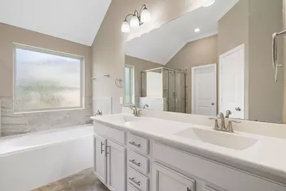 9024 S Comanche Circle, Willis, TX 77378 - Photo 12