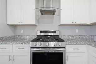 531 Woolworth St, Houston, TX 77020 - Photo 8