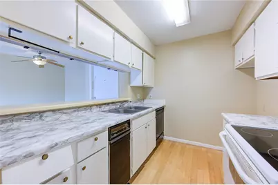 3055 Walnut Bend Lane #21, Houston, TX 77042 - Photo 8