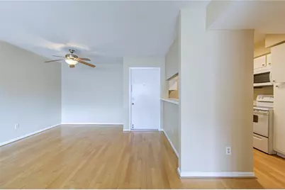 3055 Walnut Bend Lane #21, Houston, TX 77042 - Photo 2