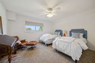 10722 Valley Forge Dr, Houston, TX 77042 - Photo 12