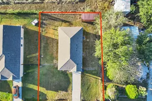 1315 Sam St, El Campo, TX 77437 - Photo 10