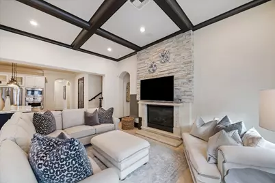 29 N Creekside Court, Spring Valley, TX 77055 - Photo 6