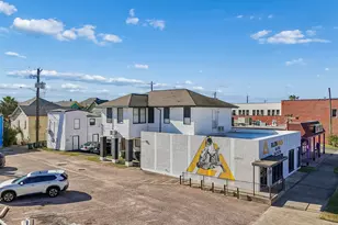 2115 Broadway Avenue J, Galveston, TX 77550 - Photo 1