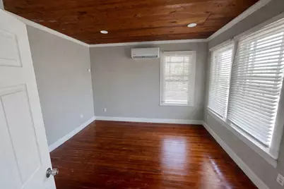 2115 Broadway Avenue J, Galveston, TX 77550 - Photo 4