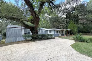403 N Pitzer St, Colmesneil, TX 75938 - Photo 1
