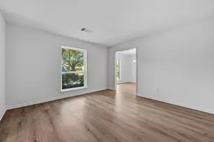 210 Ridgemont Dr, Alvin, TX 77511 - Photo 4
