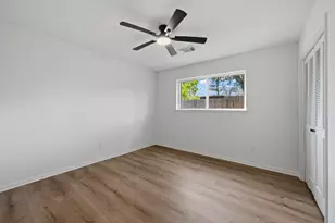 210 Ridgemont Dr, Alvin, TX 77511 - Photo 1