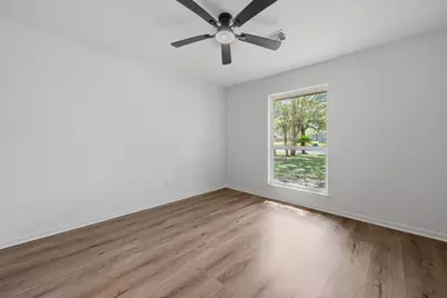 210 Ridgemont Drive, Alvin, TX 77511 - Photo 16