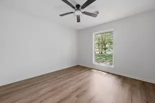 210 Ridgemont Dr, Alvin, TX 77511 - Photo 16