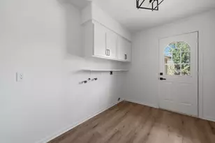 210 Ridgemont Dr, Alvin, TX 77511 - Photo 10