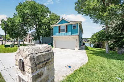 137 Capetown, Montgomery, TX 77356 - Photo 2