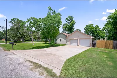 207 Centre Street, Brazoria, TX 77422 - Photo 28