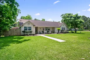 207 W Centre St, Brazoria, TX 77422 - Photo 2