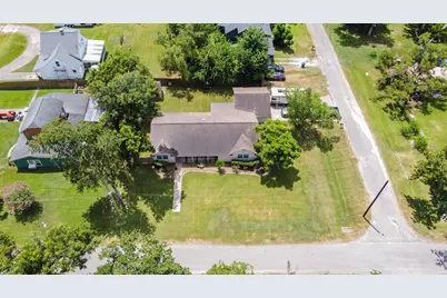 207 W Centre Street, Brazoria, TX 77422 - Photo 30