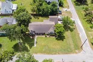 207 W Centre St, Brazoria, TX 77422 - Photo 30