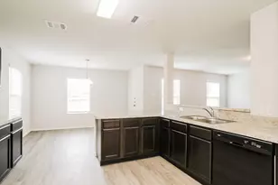 135 Cooper Creek Ln, Willis, TX 77378 - Photo 4