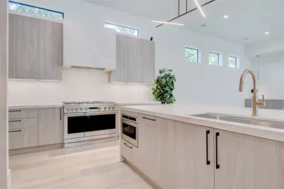 1916 Addison Road, Houston, TX 77030 - Photo 14