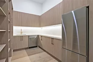 1916 Addison Rd, Houston, TX 77030 - Photo 10