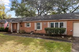 910 6th St, Bay City, TX 77414 - Photo 4