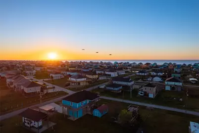 965 Gulf Shores Drive, Crystal Beach, TX 77650 - Photo 30