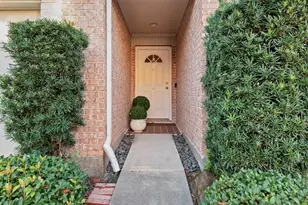 5941 S Loop E, Houston, TX 77033 - Photo 2