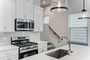 737 N Emile St, Houston, TX 77020 - Photo 20
