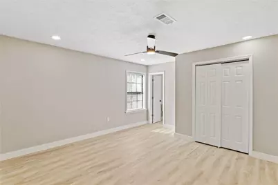 303 21st Avenue N, Texas City, TX 77590 - Photo 22