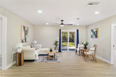 303 21st Avenue N, Texas City, TX 77590 - Photo 4