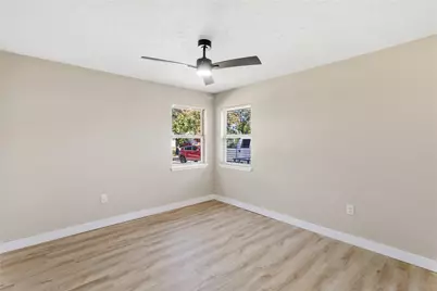 303 21st Avenue N, Texas City, TX 77590 - Photo 16