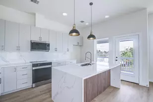 4025 Avenue M, Galveston, TX 77550 - Photo 12