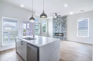 4025 Avenue M, Galveston, TX 77550 - Photo 1