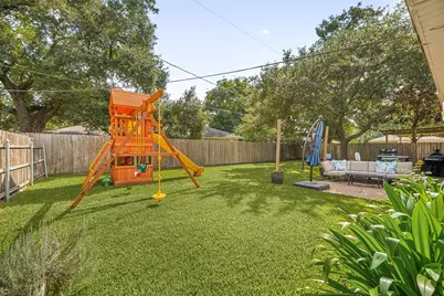 13931 Britoak Lane, Houston, TX 77079 - Photo 14