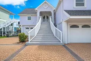 208 Coconut St, Tiki Island, TX 77554 - Photo 8