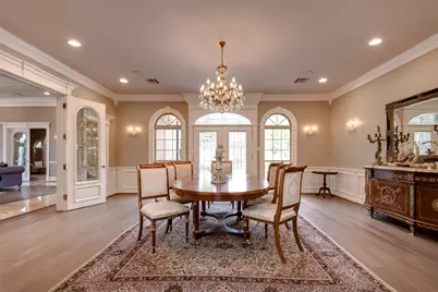 12445 Memorial Drive, Houston, TX 77024 - Photo 20