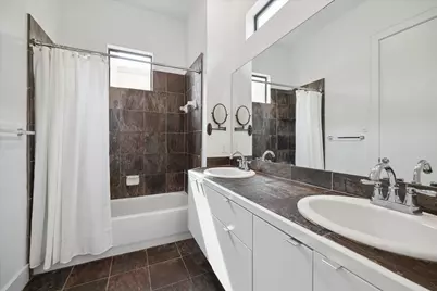 1105 W 21st Street #B, Houston, TX 77008 - Photo 18