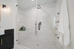 10614 Riverview Dr, Houston, TX 77042 - Photo 30